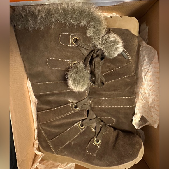 Sporto winter boots, waterproof, size 8, brown with pom pom laces - Picture 2 of 3
